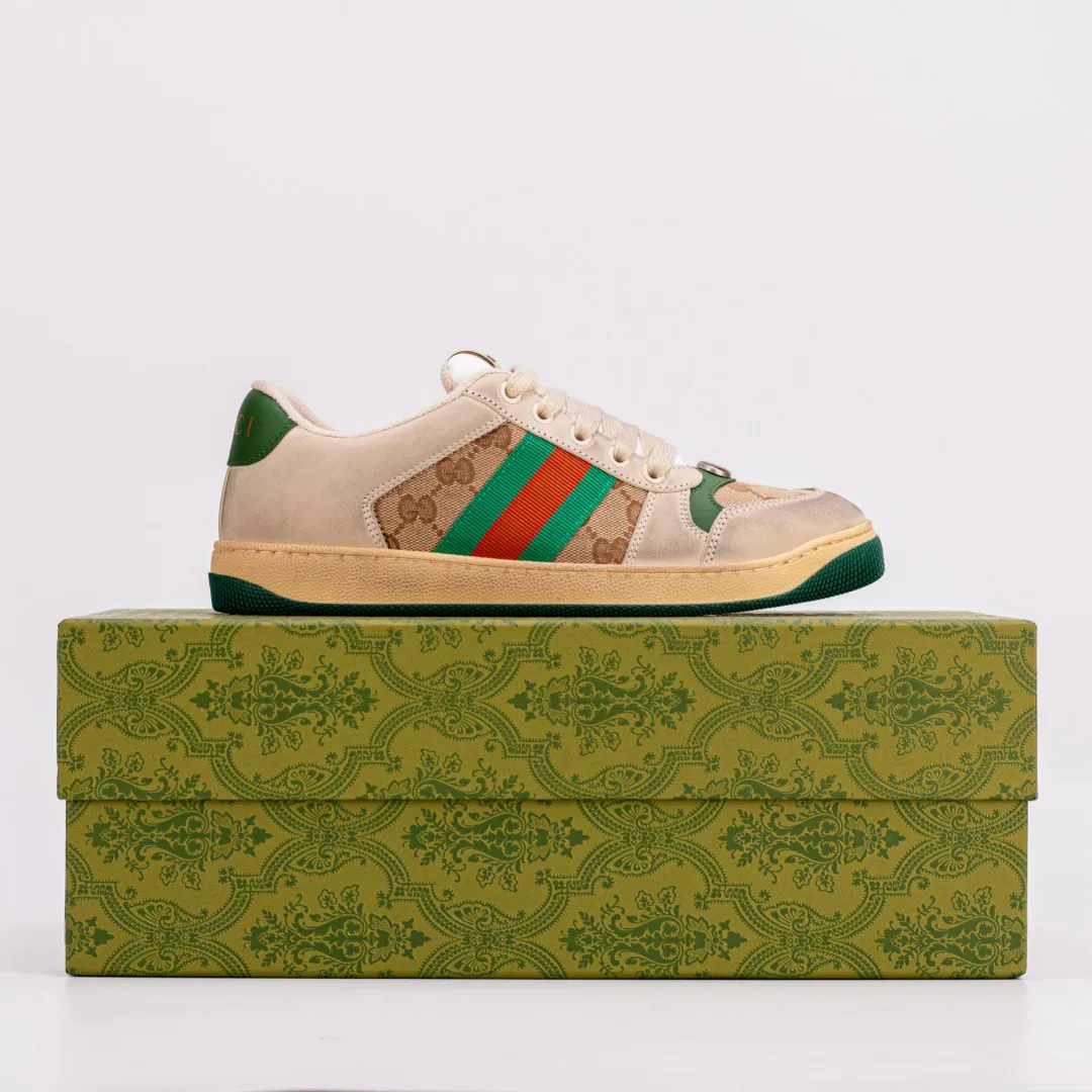 Ex-factory price 620 [Higher version] GUCCI casual sports distressed small dirty shoes, polished cowhide fabric, hand-made distressed effect!  Original terry cloth, delicate, soft, comfortable and breathable. Privately molded steel-stamped two-color original TPU outsole (lower layer is wider, upper layer is narrower) to differentiate the wrong version of the outsole in the market. Fabric, material, outsole, detail comparison SIZE: 34-41, 38-45 regular size (women's 34, 41, men's 38, 45 customized, non-returnable and non-exchangeable) (women's colors and men's models need to be customized)